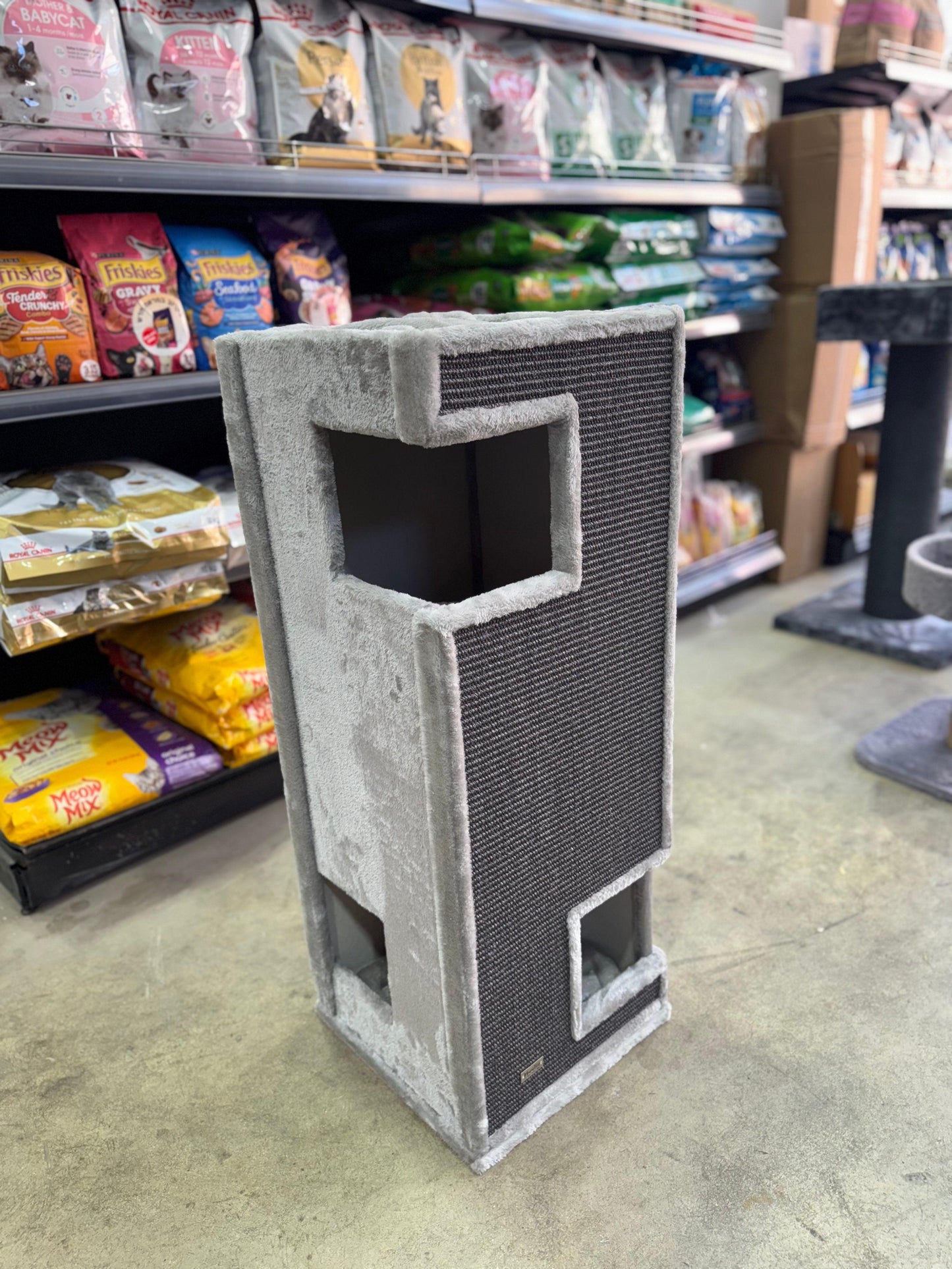 Hoofie - מגרדת לחתולים מתקן גירוד עם מחילות רב-קומתיות