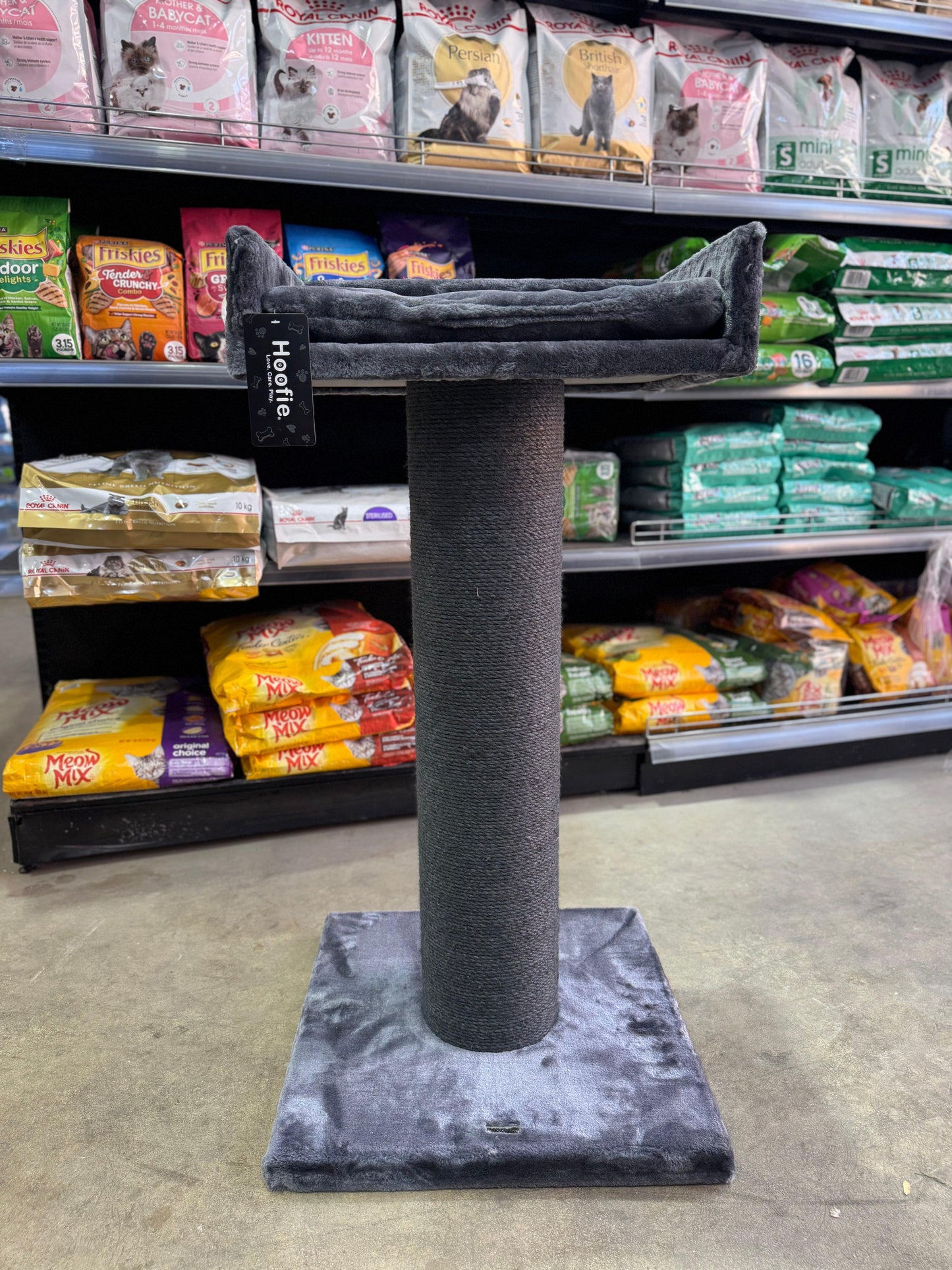 Hoofie - מתקן גירוד ומנוחה לחתולים עם מיטה מוגבהת